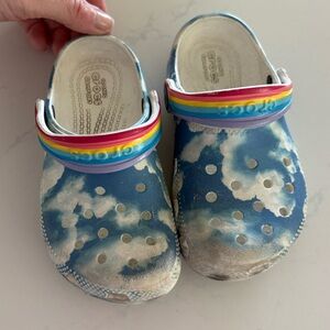 CROCS Kids Blue Cloud Water Shoes with Rainbow Strap